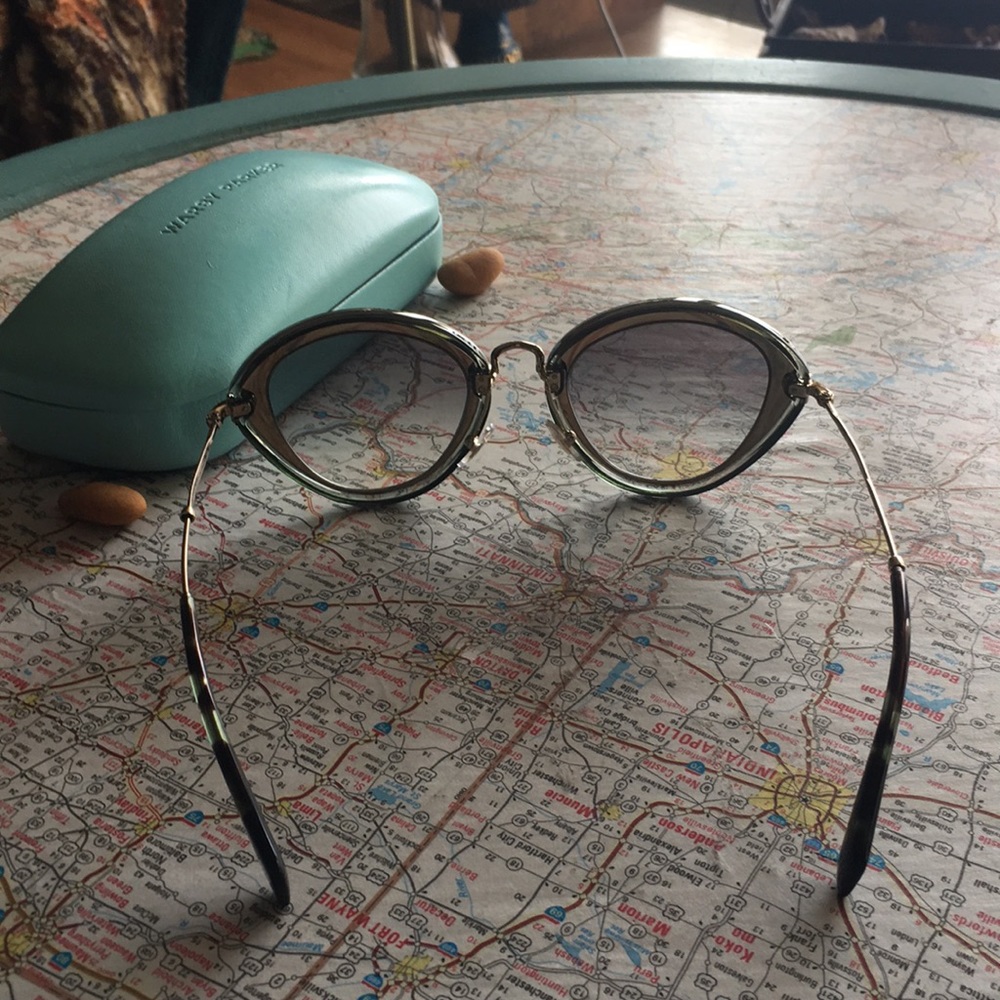 Sunglasses - Picture 3 of 11